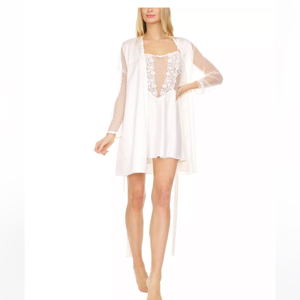 Flora Nikrooz White Bridal Showstopper Lacy Back Wrap Robe